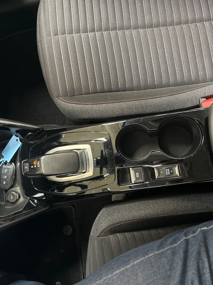 Peugeot e-208 50 Active Van 5d