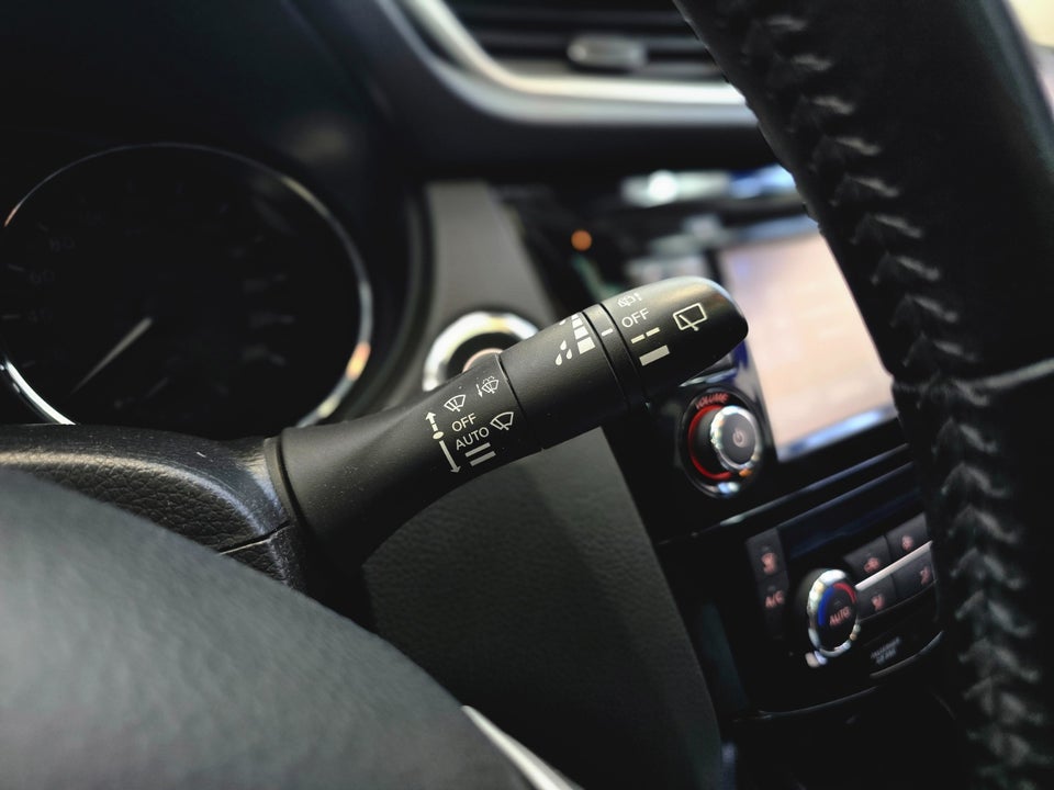 Nissan Qashqai 1,6 Dig-T 163 Tekna 5d