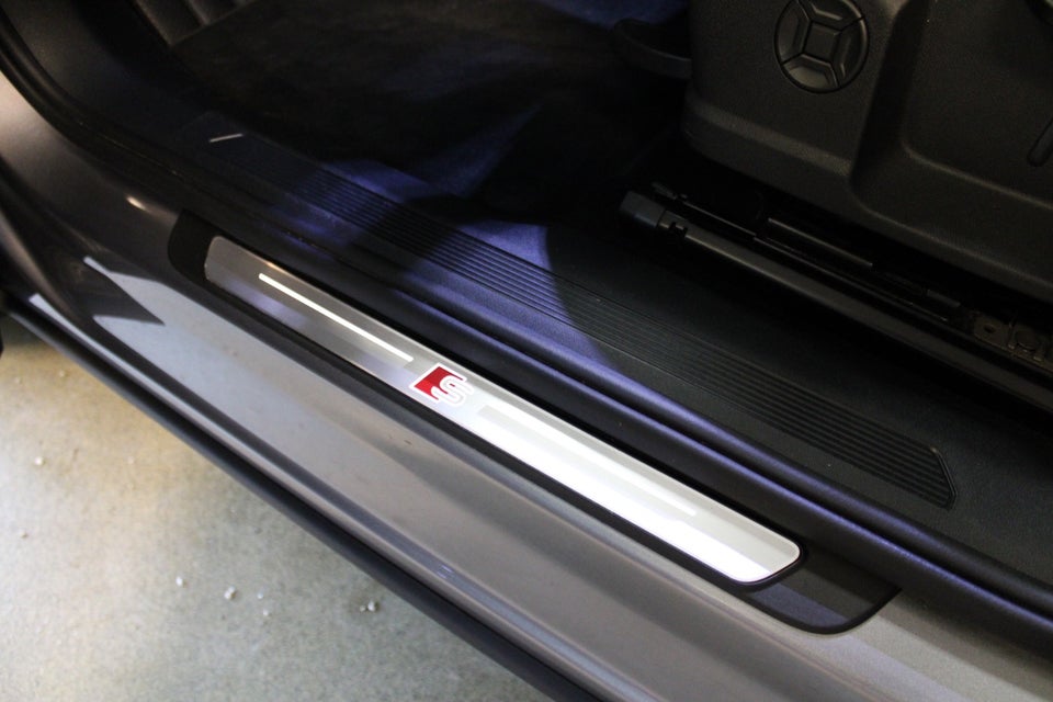 Audi Q4 e-tron 40 S-line 5d