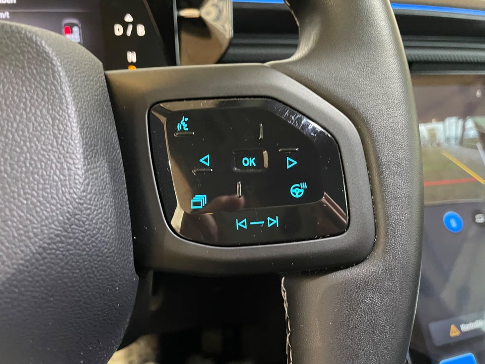 Ford Explorer 82 Premium Extended Range 5d