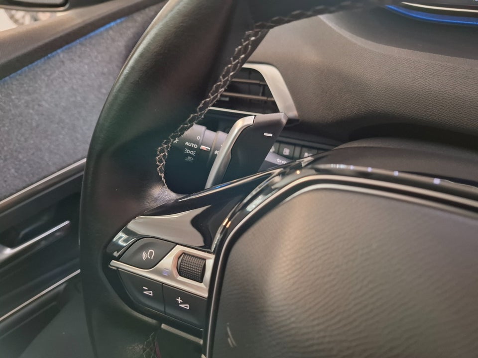 Peugeot 3008 1,6 Hybrid Allure Limited EAT8 5d
