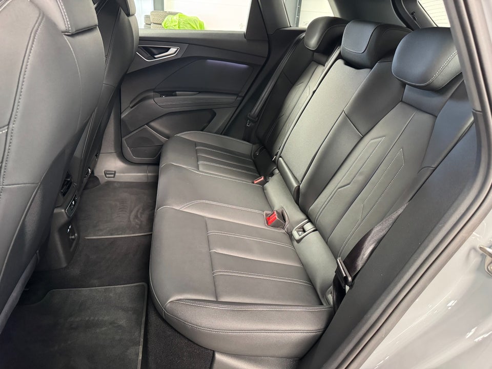 Audi Q4 e-tron 45 Advance quattro 5d
