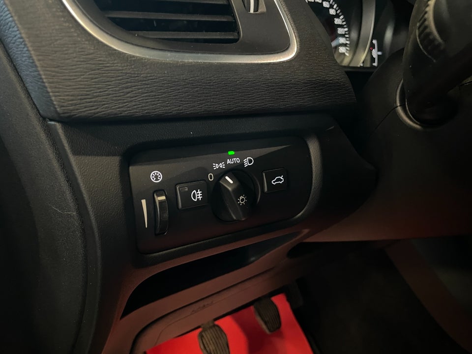 Volvo V40 2,0 D2 120 Momentum 5d