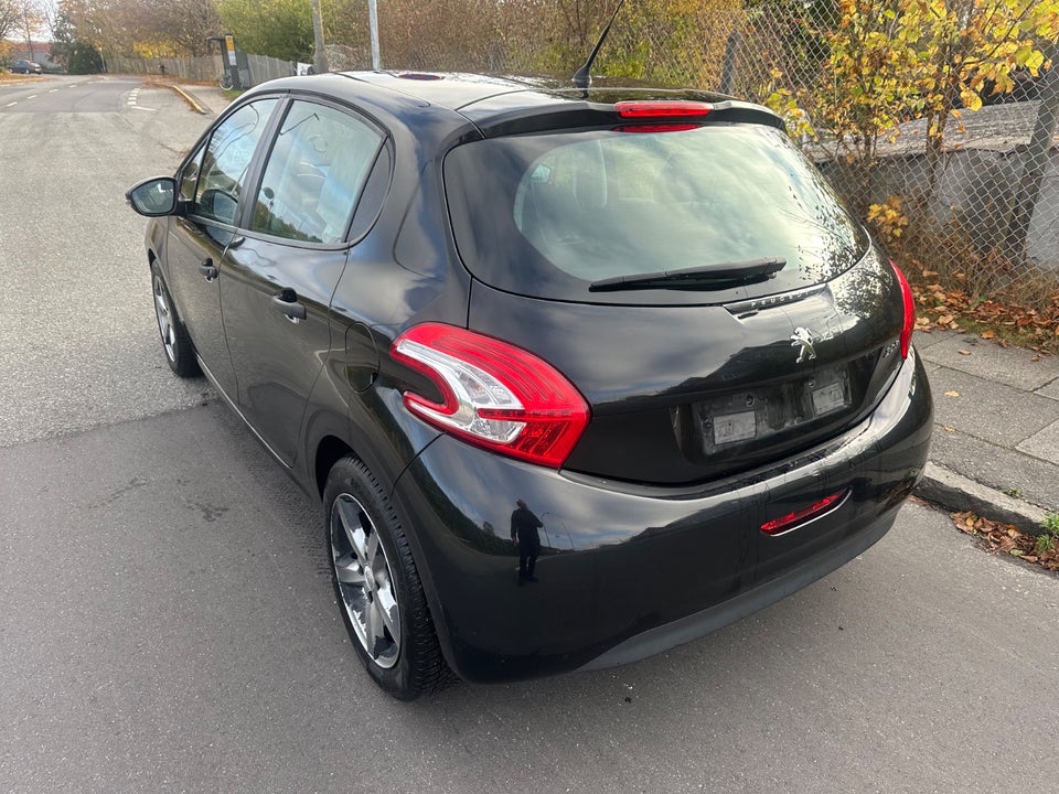 Peugeot 208 1,0 VTi Active 5d