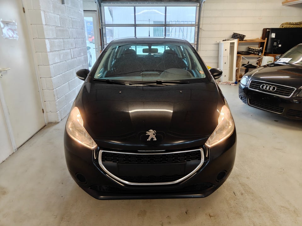 Peugeot 208 1,6 e-HDi 92 Active 5d