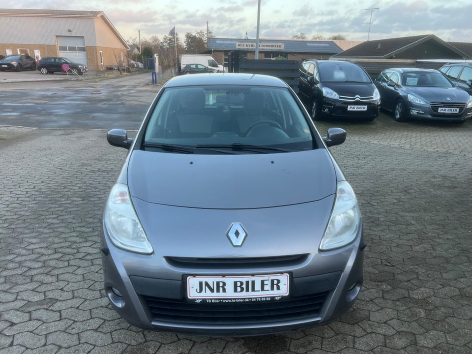 Renault Clio III 1,2 16V TCe Expression 5d