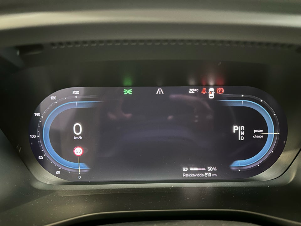 Volvo XC40 ReCharge Extended Range Plus 5d