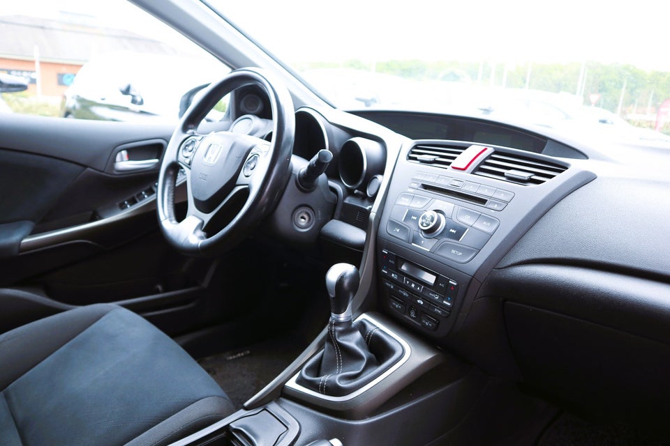 Honda Civic 1,8 i-VTEC Executive 5d