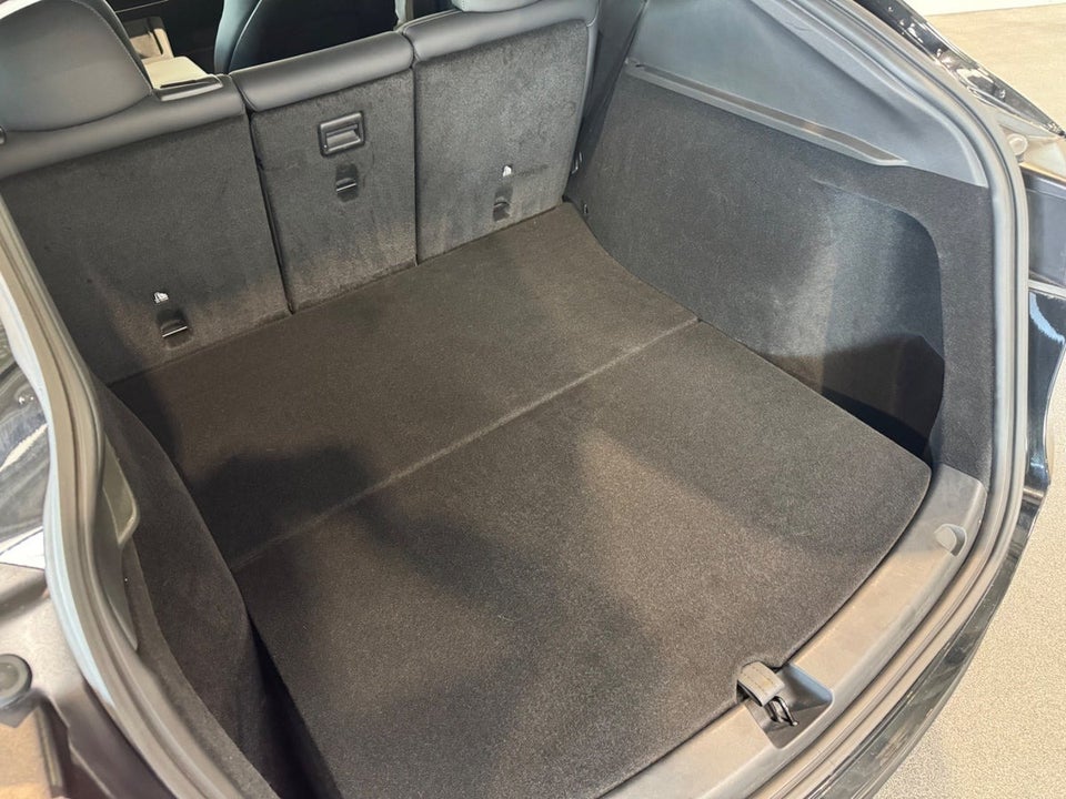 Tesla Model Y Long Range AWD 5d