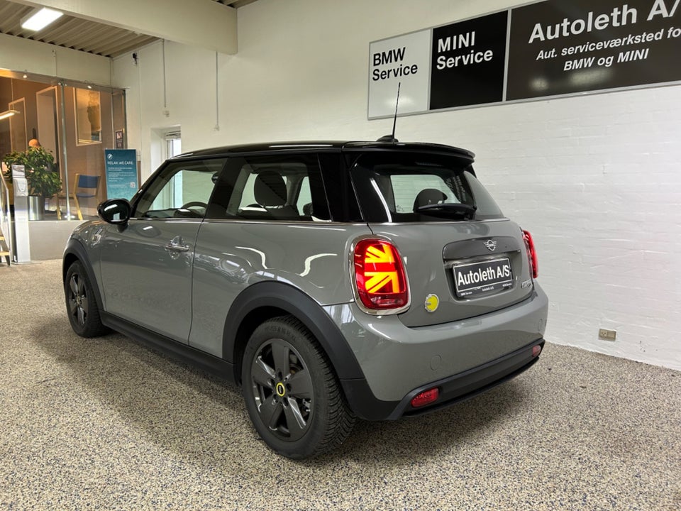 MINI Cooper SE Essential 3d