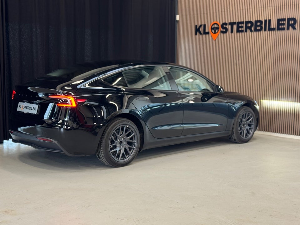 Tesla Model 3 Long Range RWD 4d