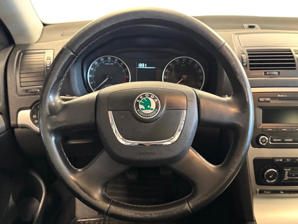 Skoda Octavia 1,6 TDi 105 Ambiente Combi 5d