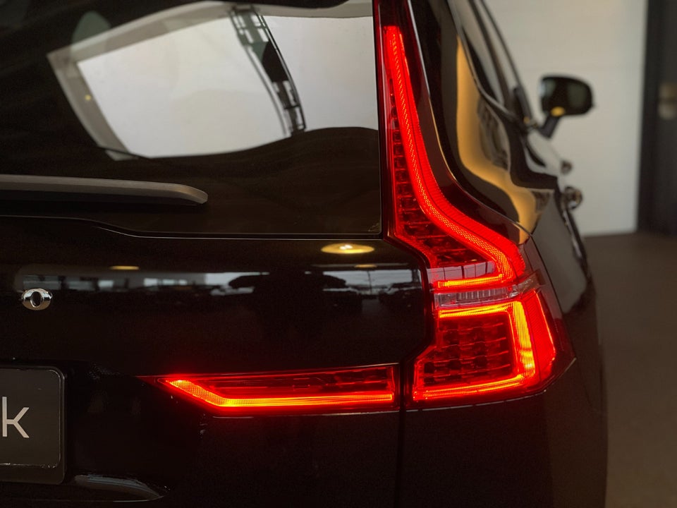 Volvo XC60 2,0 T6 ReCharge R-Design aut. AWD 5d