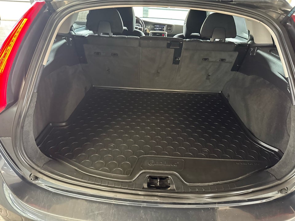 Volvo V60 1,6 T4 180 Momentum aut. 5d