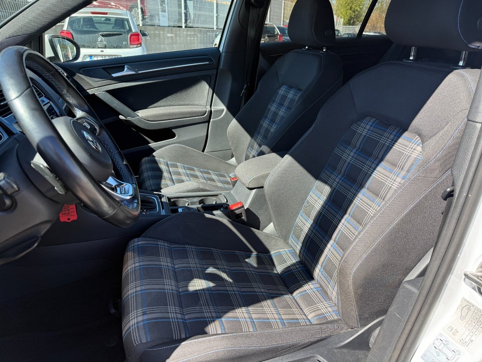 VW Golf VII 1,4 GTE DSG 5d