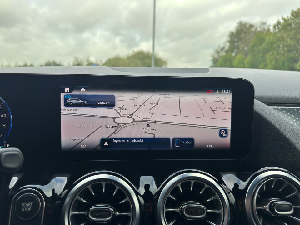 Mercedes EQA300 Progressive 4Matic 5d