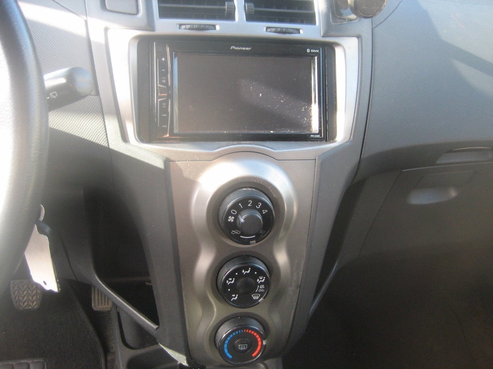 Toyota Yaris 1,0 T1 5d