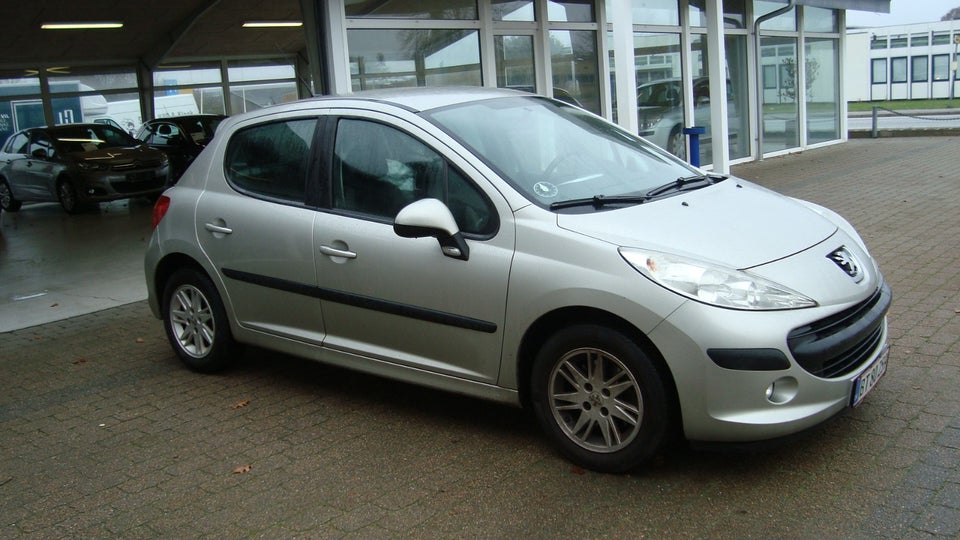 Peugeot 207 1,4 Comfort 5d