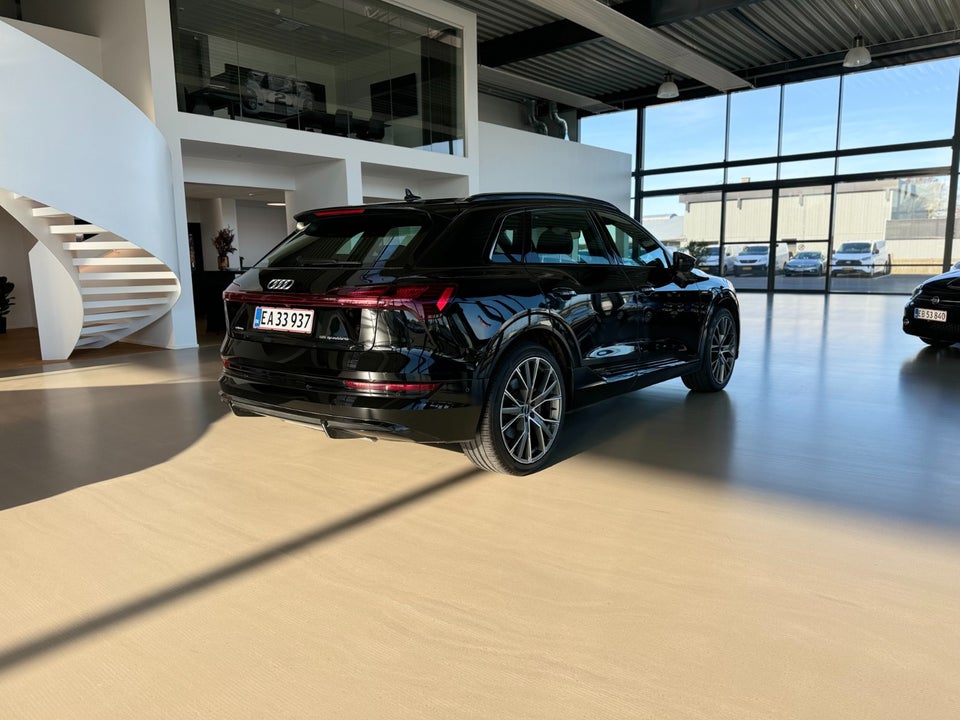 Audi e-tron 55 S-line Prestige quattro 5d