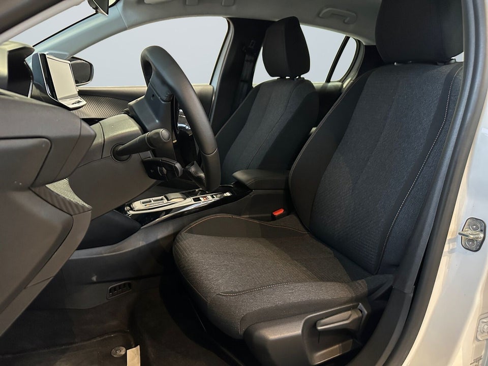 Peugeot e-208 50 Style 5d