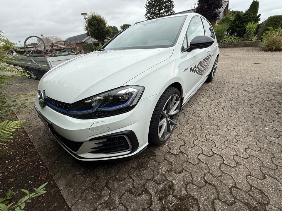 VW Golf VIII 1,4 GTE DSG 5d