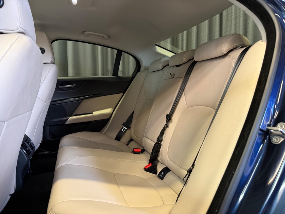 Jaguar XE 2,0 P200 Prestige aut. 4d