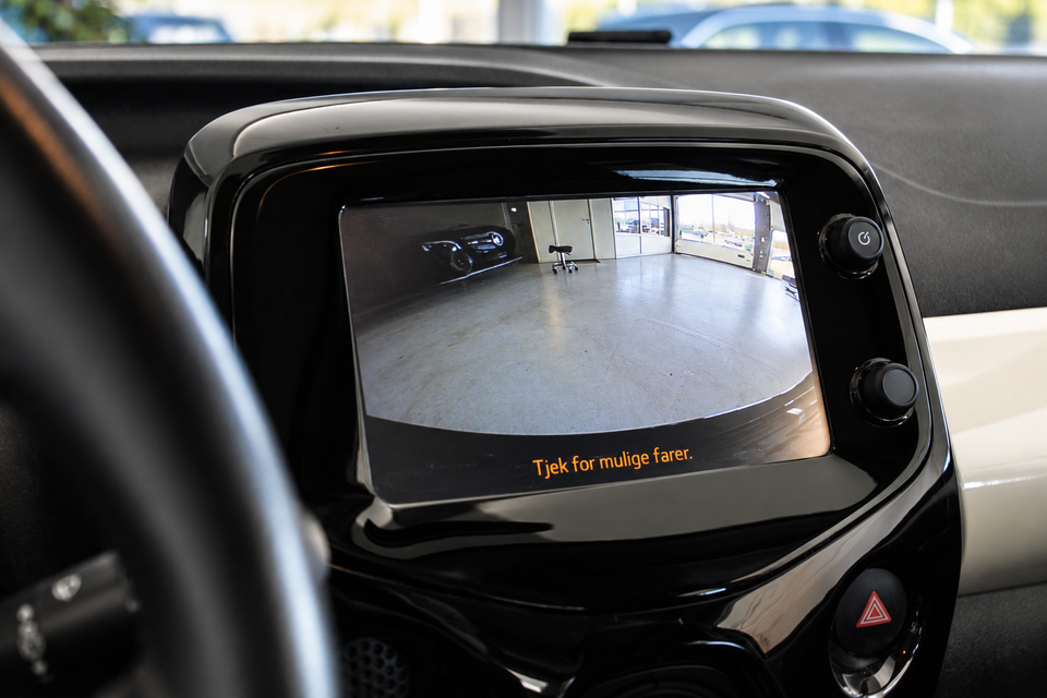 Toyota Aygo 1,0 VVT-i x-wave Sky 5d