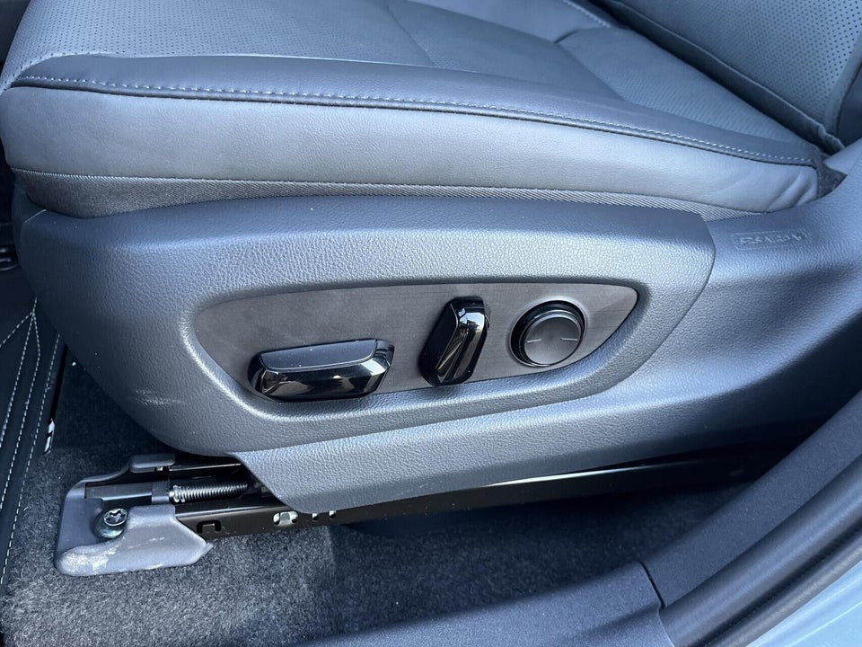 Lexus RZ300e Executive 5d