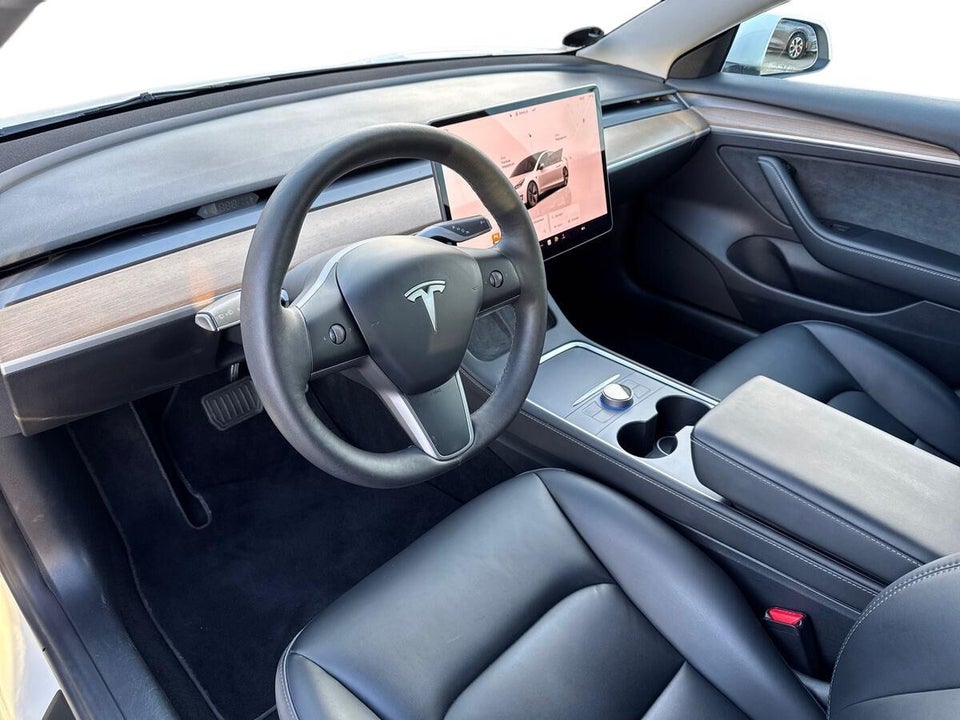 Tesla Model 3 RWD 4d