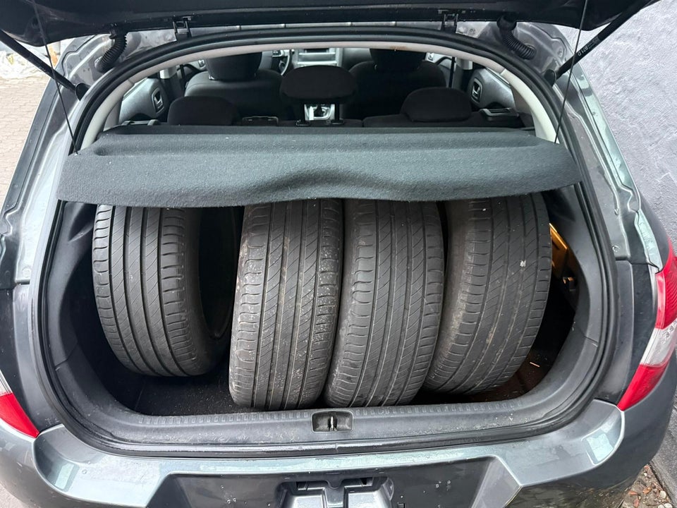 Citroën C4 1,4 VTi Attraction 5d