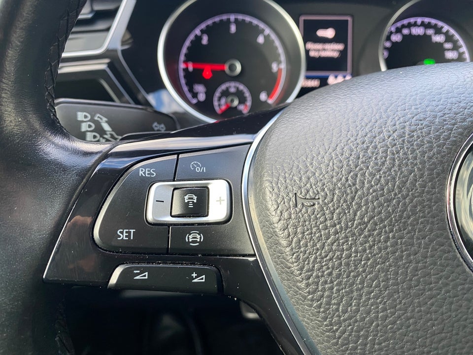 VW Touran 2,0 TDi 150 Highline+ DSG Van 5d