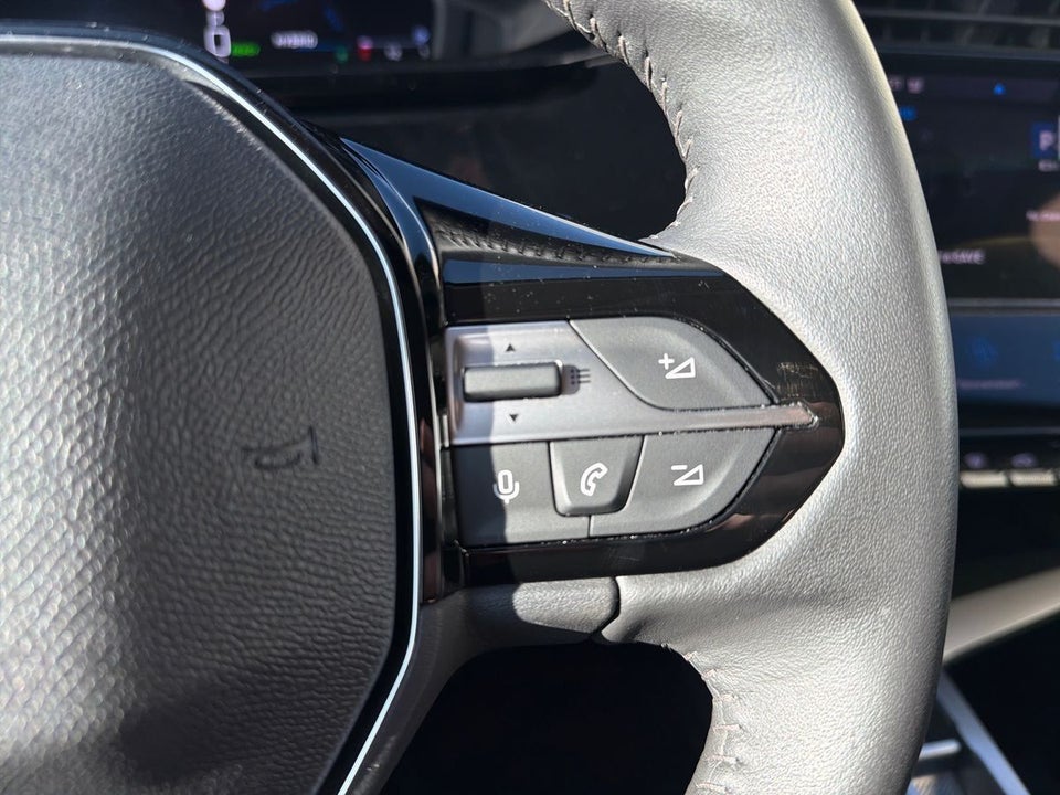 Peugeot 308 1,6 Hybrid First Selection+ SW EAT8 5d