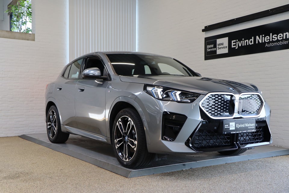 BMW iX2 xDrive30 M-Sport Premium 5d