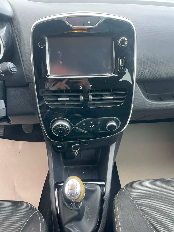 Renault Clio IV 1,5 dCi 75 Expression 5d