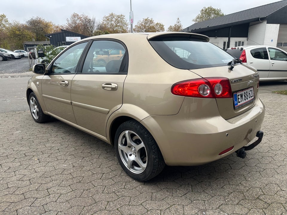 Chevrolet Lacetti 1,6 SX 5d