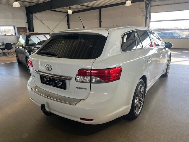 Toyota Avensis 1,8 VVT-i T2 Premium stc. 5d