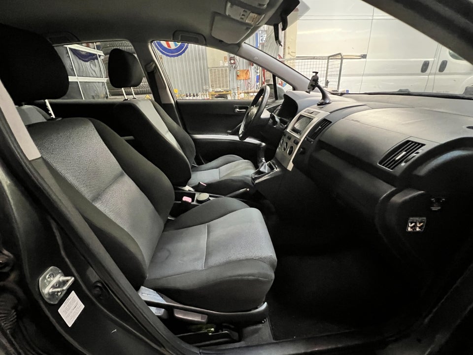 Toyota Corolla Verso 1,8 Terra 7prs 5d