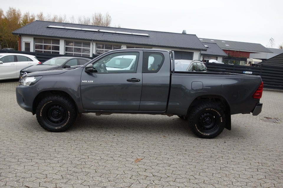 Toyota HiLux 2,4 D-4D 150 T2 Ex.Kab 4x4 4d