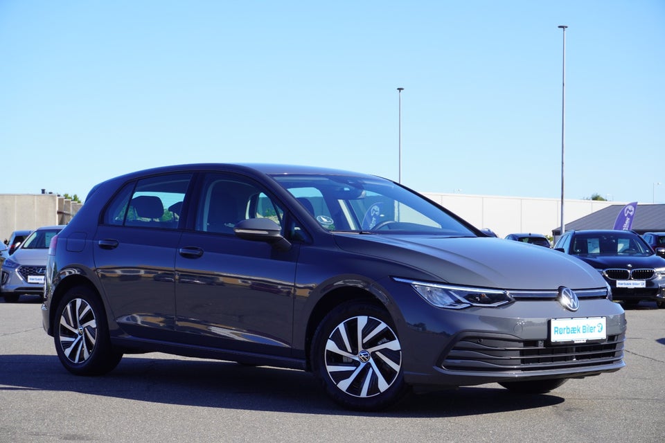 VW Golf VIII 1,5 eTSi 130 Life DSG 5d