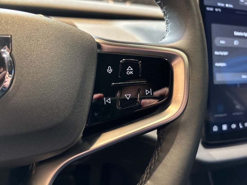 Volvo EX30 Standard Range Core 5d