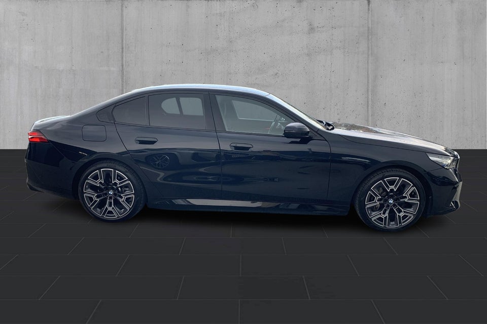BMW i5 eDrive40 M-Sport 4d