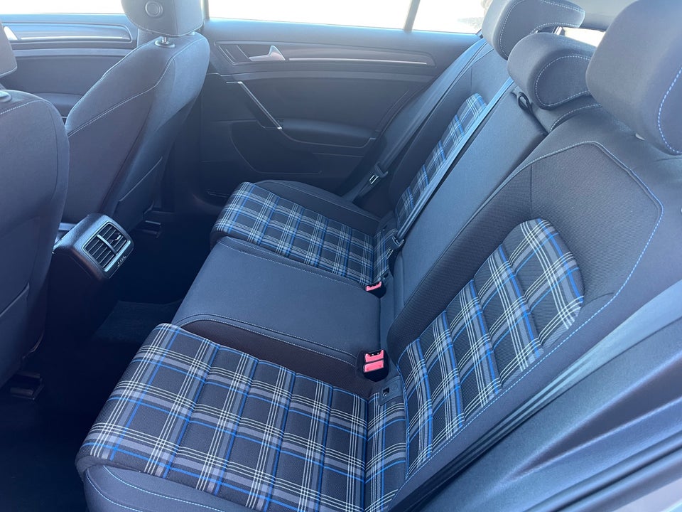 VW Golf VII 1,4 GTE DSG 5d