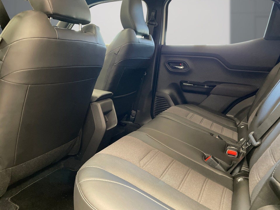 Toyota Urban Cruiser 61 Executive AWD 5d
