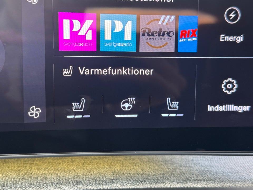 Peugeot e-3008 77 GT 5d