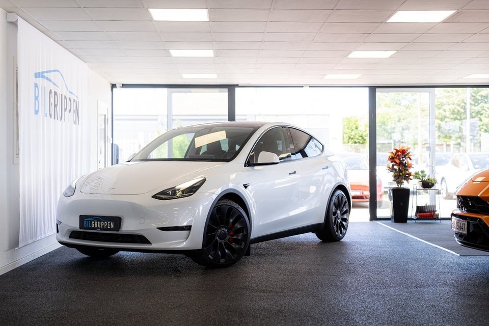 Tesla Model Y Performance AWD 5d