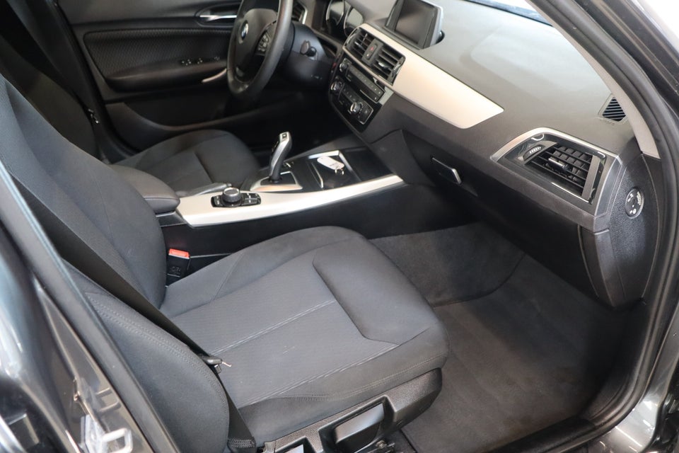 BMW 118i 1,5 Advantage aut. 5d