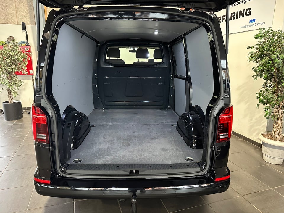 VW Transporter 2,0 TDi 150 Kassevogn DSG kort
