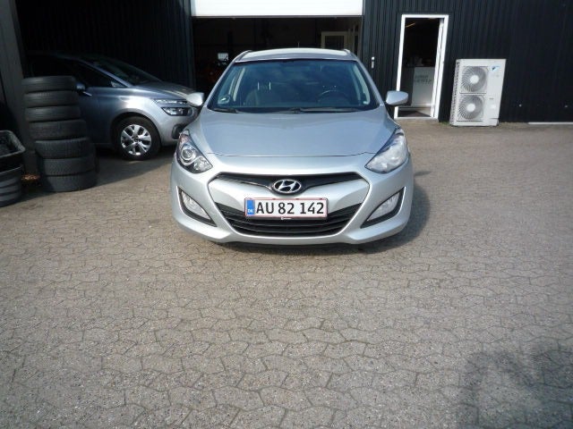 Hyundai i30 1,6 GDi Comfort CW Eco 5d