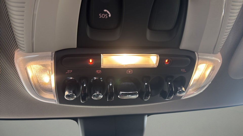 MINI Cooper SE Essential 3d