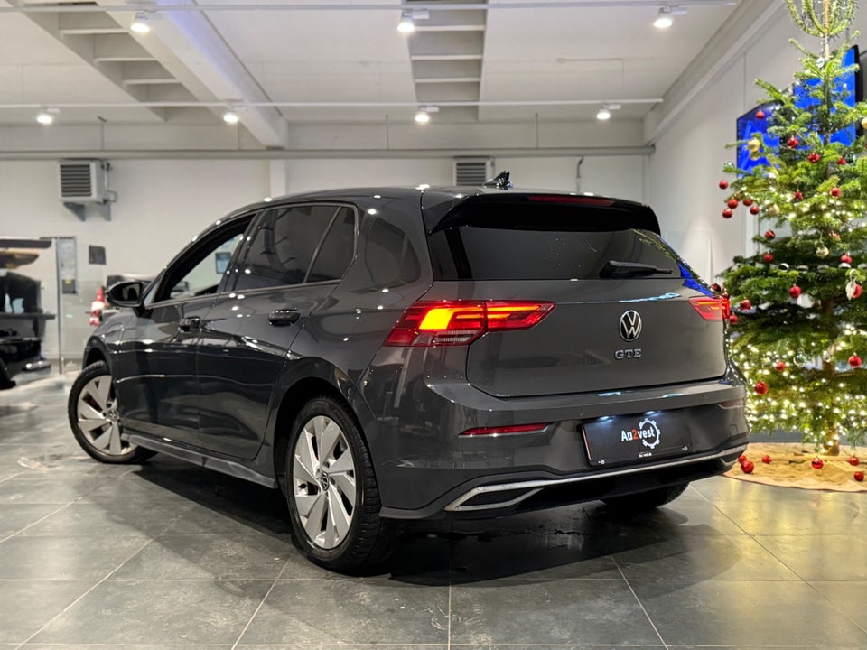 VW Golf VIII 1,4 GTE DSG 5d